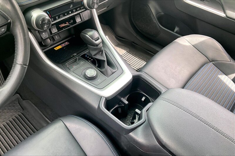 2022 Toyota RAV4 Hybrid XSE - Photo 17 - Ponce, AL 00717