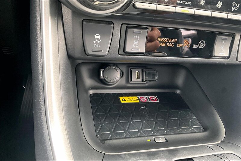 2022 Toyota RAV4 Hybrid XSE - Photo 31 - Ponce, AL 00717