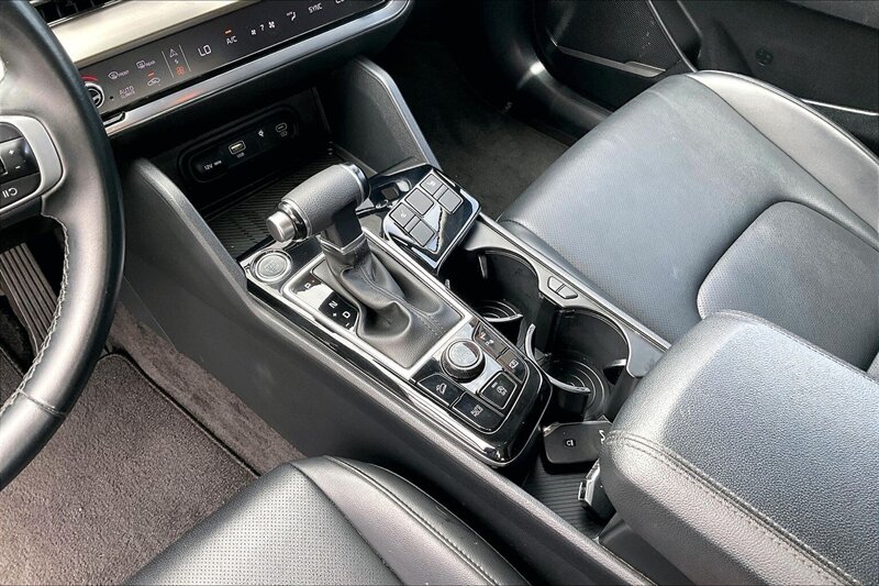 2025 Kia Sportage EX - Photo 16 - Ponce, AL 00717