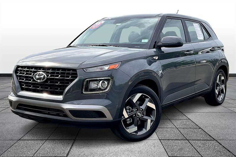 2025 Hyundai VENUE SE   - Photo 2 - Ponce, AL 00717