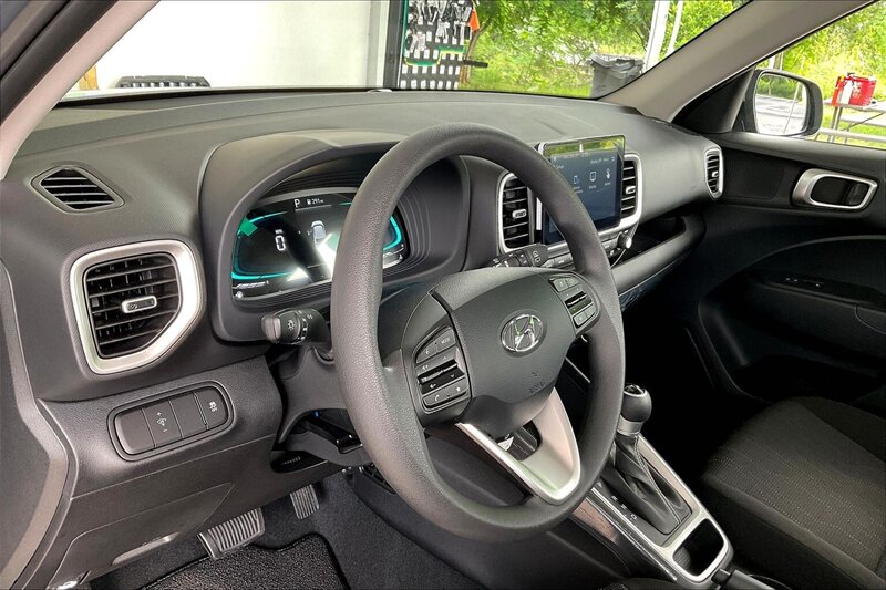 2025 Hyundai VENUE SE - Photo 14 - Ponce, AL 00717