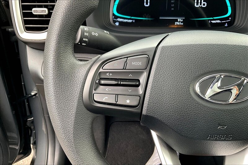 2025 Hyundai VENUE SE   - Photo 18 - Ponce, AL 00717