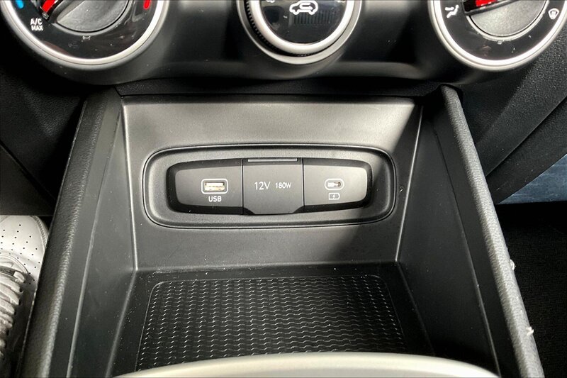 2025 Hyundai VENUE SE   - Photo 32 - Ponce, AL 00717