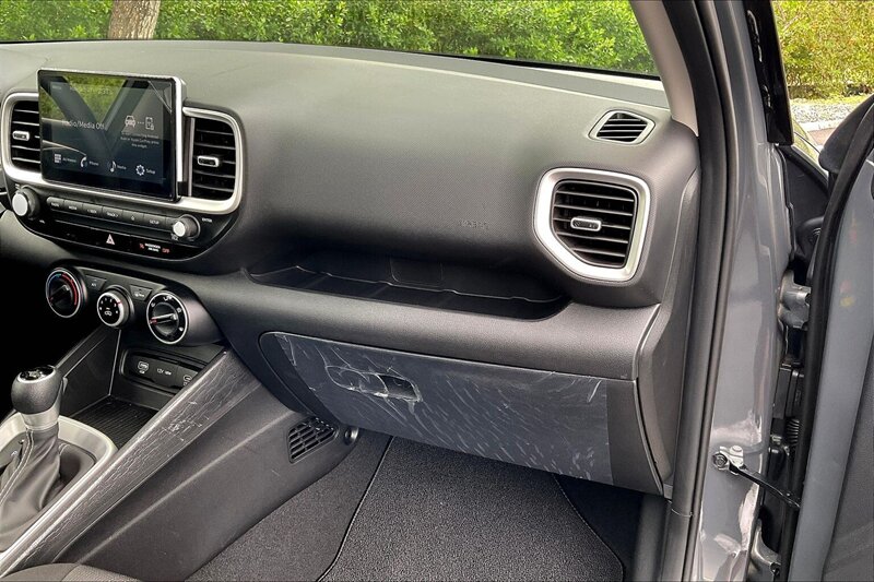 2025 Hyundai VENUE SE   - Photo 16 - Ponce, AL 00717