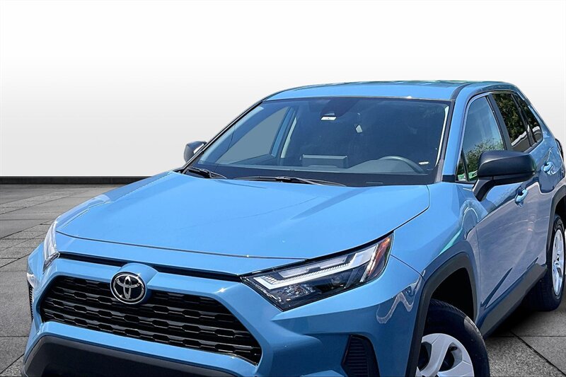 2025 Toyota RAV4 LE - Photo 2 - Ponce, AL 00717