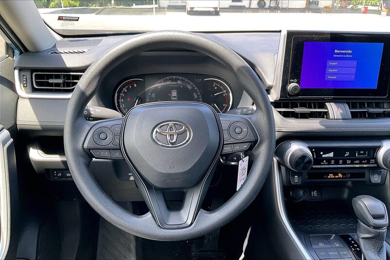 2025 Toyota RAV4 LE - Photo 5 - Ponce, AL 00717