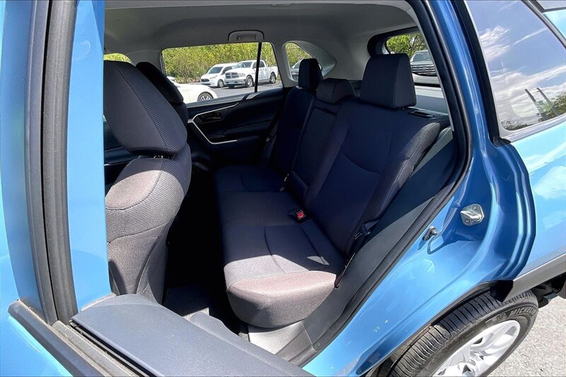 2025 Toyota RAV4 LE - Photo 25 - Ponce, AL 00717