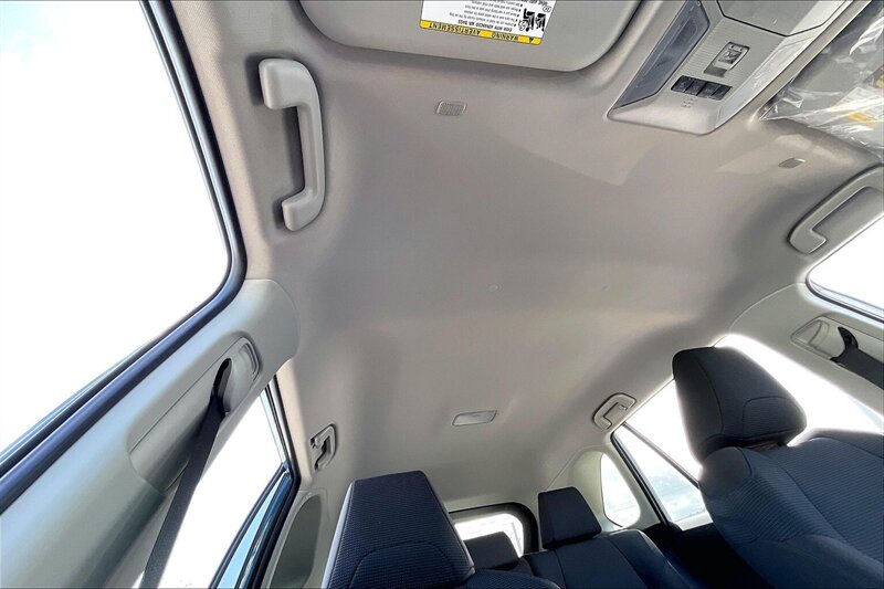 2025 Toyota RAV4 LE - Photo 21 - Ponce, AL 00717