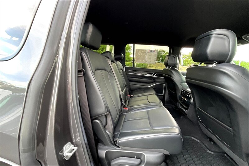 2022 Jeep Wagoneer Series II - Photo 25 - Ponce, AL 00717