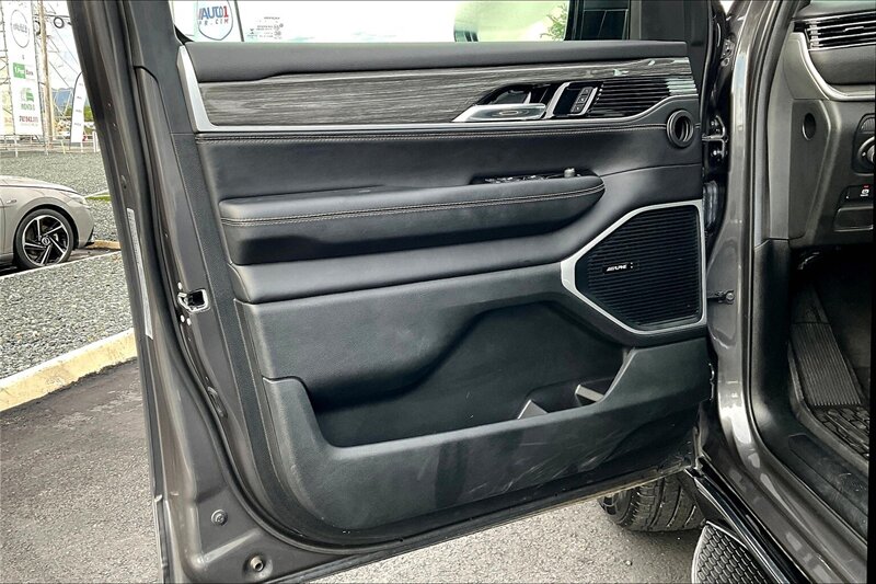 2022 Jeep Wagoneer Series II - Photo 21 - Ponce, AL 00717