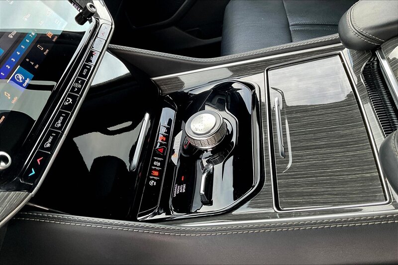 2022 Jeep Wagoneer Series II - Photo 15 - Ponce, AL 00717