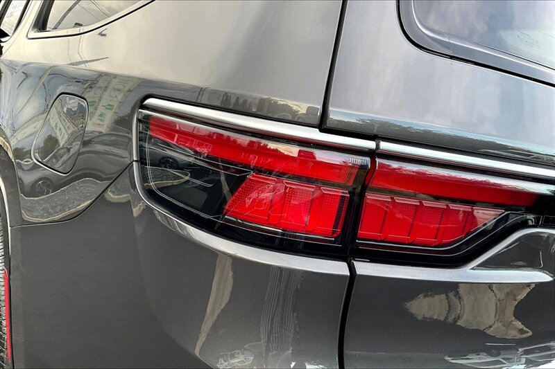 2022 Jeep Wagoneer Series II - Photo 27 - Ponce, AL 00717