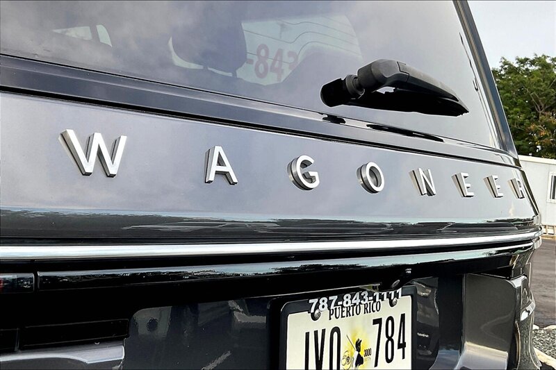 2022 Jeep Wagoneer Series II - Photo 8 - Ponce, AL 00717