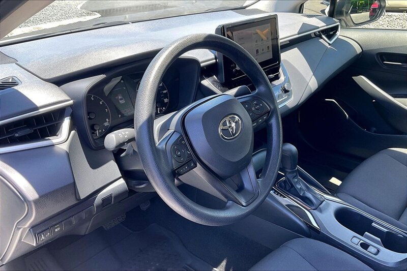 2025 Toyota Corolla LE - Photo 13 - Ponce, AL 00717