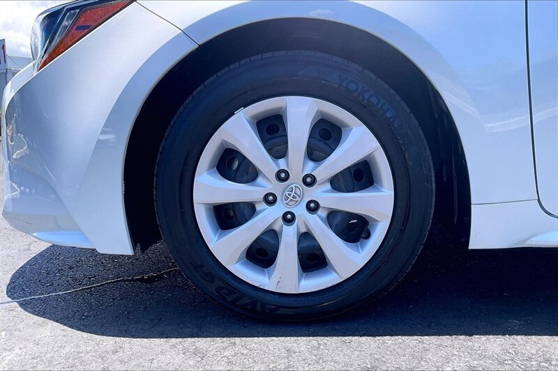 2025 Toyota Corolla LE - Photo 8 - Ponce, AL 00717