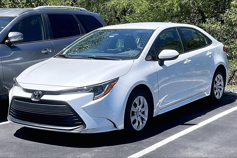 2025 Toyota Corolla LE CVT's photo
