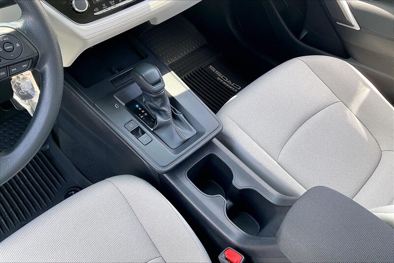 2026 Toyota Corolla Cross L - Photo 16 - Ponce, AL 00717