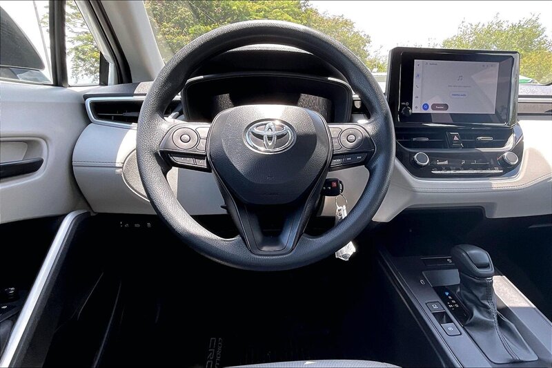2026 Toyota Corolla Cross L - Photo 5 - Ponce, AL 00717