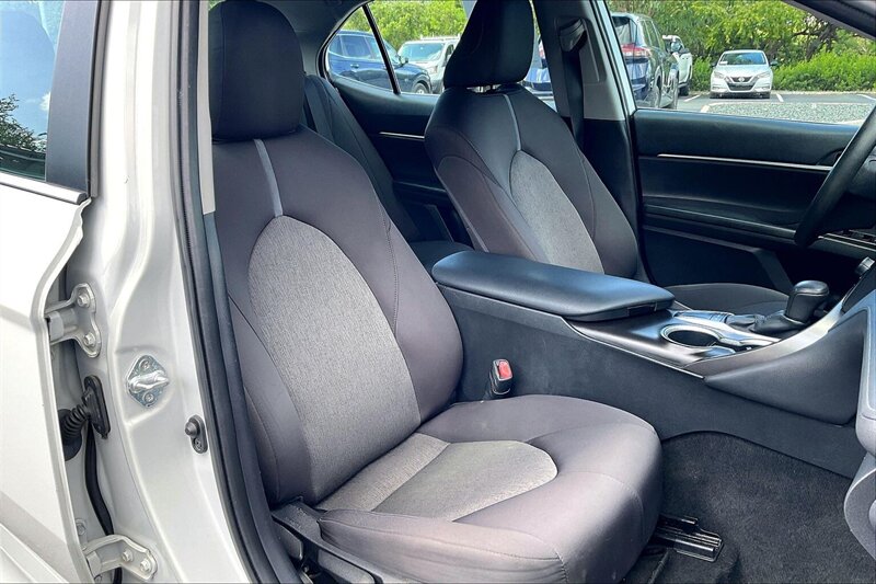2022 Toyota Camry LE - Photo 7 - Ponce, AL 00717