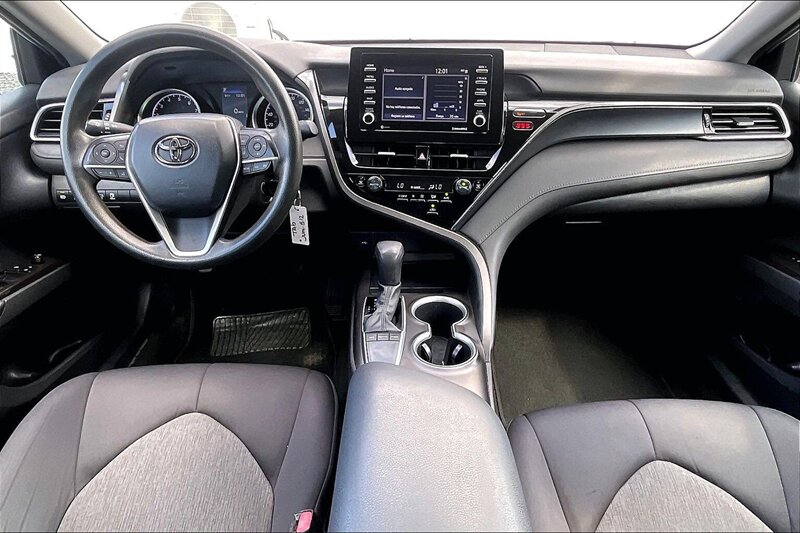2022 Toyota Camry LE - Photo 15 - Ponce, AL 00717