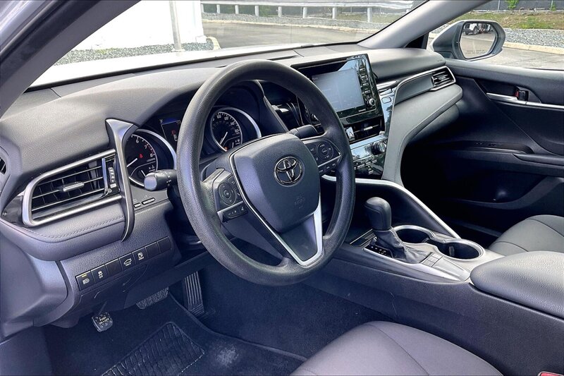 2022 Toyota Camry LE - Photo 14 - Ponce, AL 00717