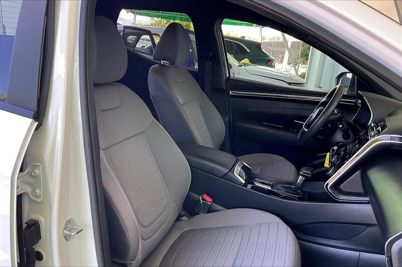 2024 Hyundai SANTA CRUZ SE - Photo 7 - Ponce, AL 00717