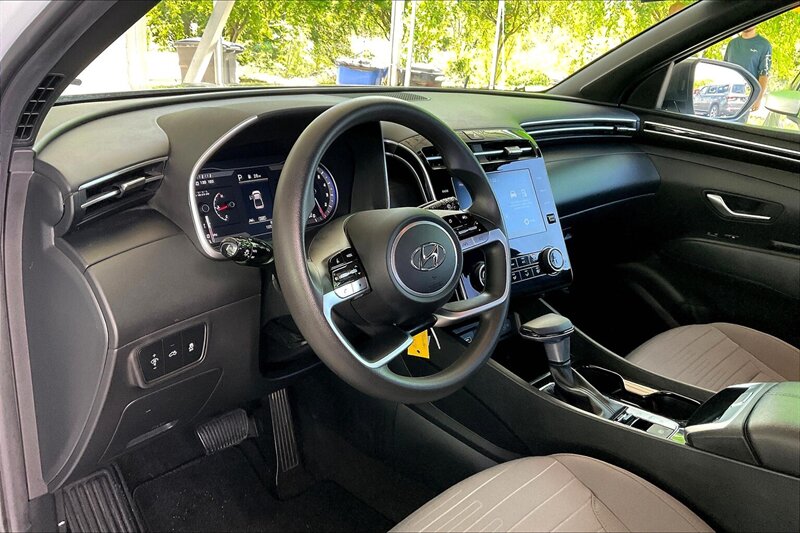 2024 Hyundai SANTA CRUZ SE - Photo 15 - Ponce, AL 00717