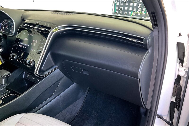 2024 Hyundai SANTA CRUZ SE - Photo 17 - Ponce, AL 00717