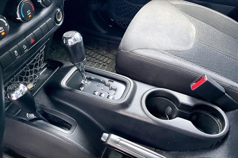 2016 Jeep Wrangler Unlimited Sport - Photo 16 - Ponce, AL 00717