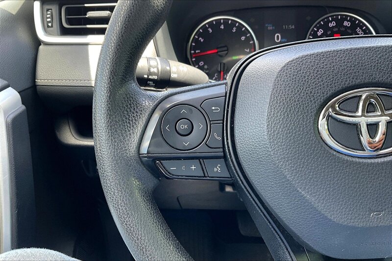 2021 Toyota RAV4 XLE - Photo 17 - Ponce, AL 00717