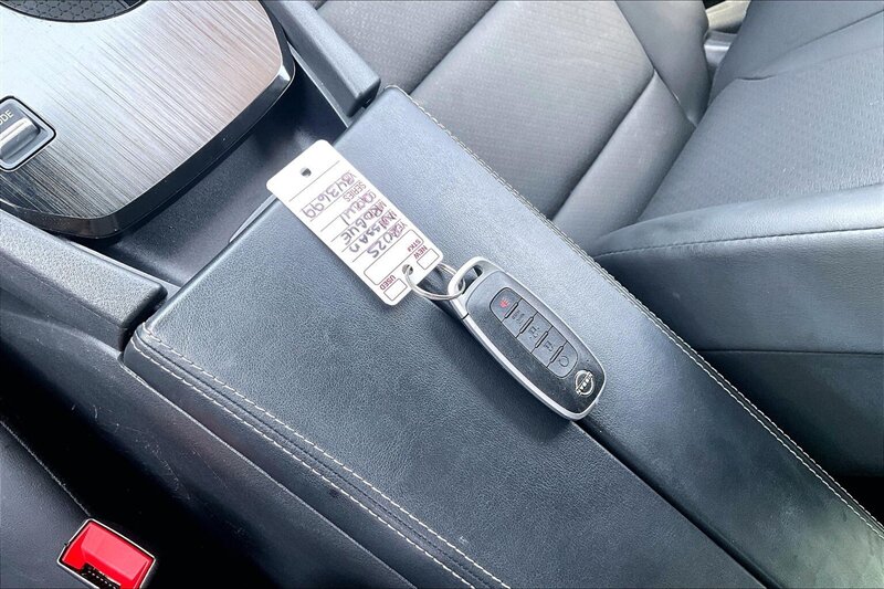 2025 Nissan Rogue SV - Photo 11 - Ponce, AL 00717
