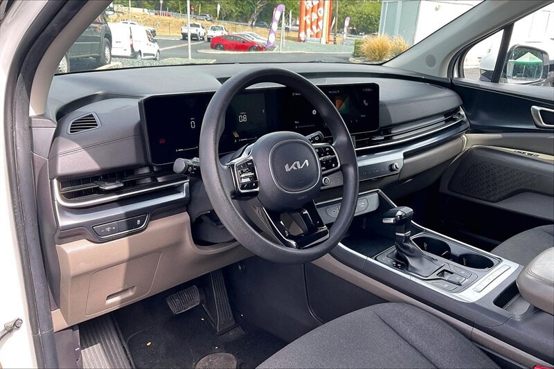 2025 Kia Carnival LXS - Photo 13 - Ponce, AL 00717