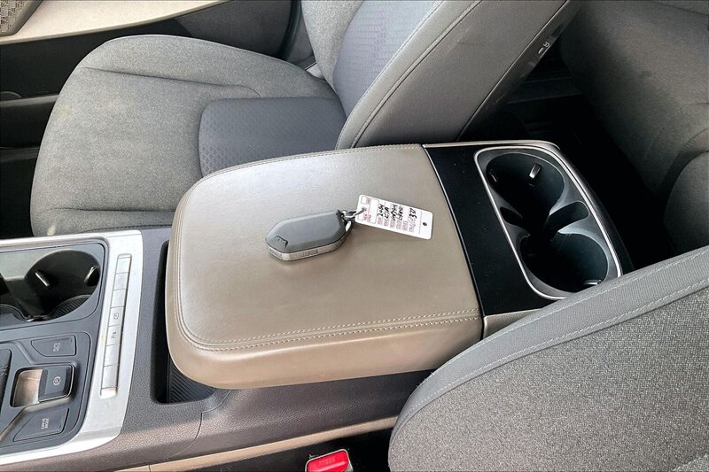 2025 Kia Carnival LXS - Photo 10 - Ponce, AL 00717
