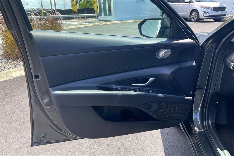 2023 Hyundai ELANTRA SE - Photo 22 - Ponce, AL 00717