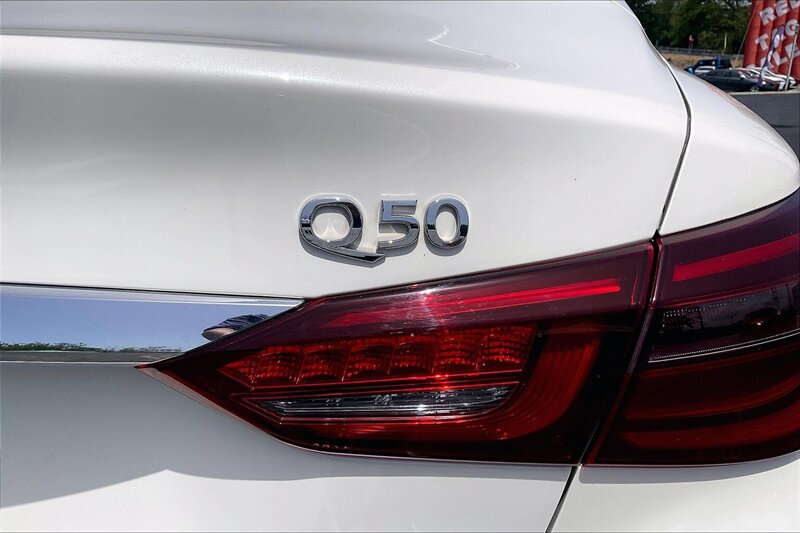 2023 INFINITI Q50 Luxe - Photo 8 - Ponce, AL 00717