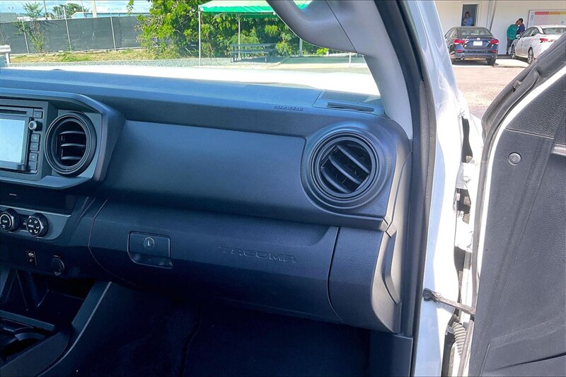 2019 Toyota Tacoma SR - Photo 16 - Ponce, AL 00717