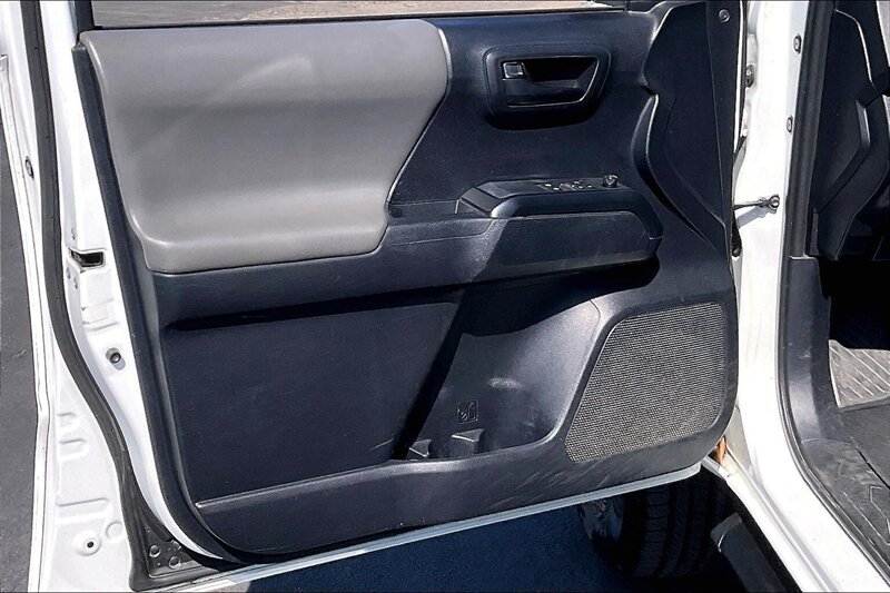 2019 Toyota Tacoma SR - Photo 23 - Ponce, AL 00717