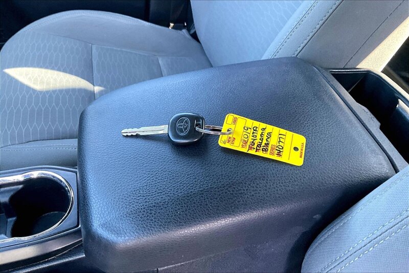 2019 Toyota Tacoma SR - Photo 10 - Ponce, AL 00717
