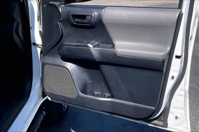 2019 Toyota Tacoma SR - Photo 24 - Ponce, AL 00717
