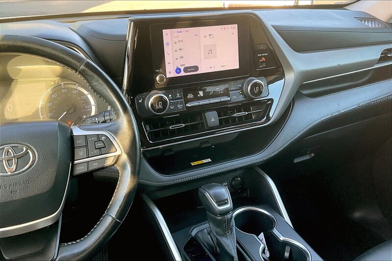 2023 Toyota Highlander LE - Photo 6 - Ponce, AL 00717