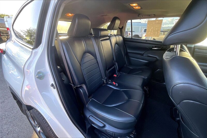 2023 Toyota Highlander LE - Photo 26 - Ponce, AL 00717