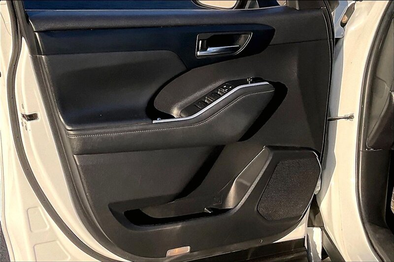 2023 Toyota Highlander LE - Photo 22 - Ponce, AL 00717