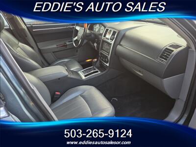 2005 Chrysler 300 C *** WITH LOW MILES*** - Photo 10 - Gresham, OR 97080