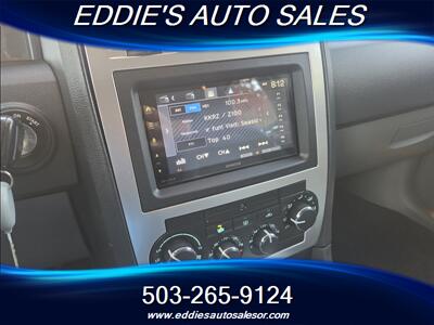 2005 Chrysler 300 C *** WITH LOW MILES*** - Photo 12 - Gresham, OR 97080