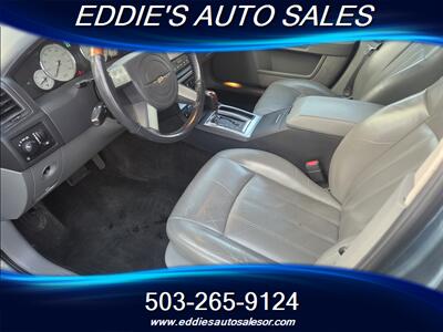 2005 Chrysler 300 C *** WITH LOW MILES*** - Photo 15 - Gresham, OR 97080