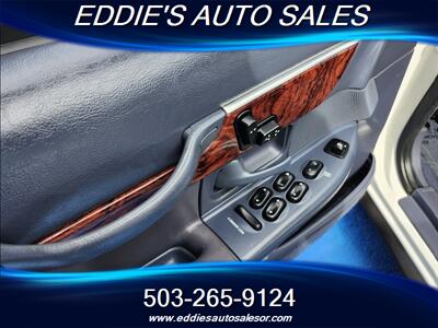 2001 Mercury Grand Marquis LS LOW MILES   - Photo 12 - Gresham, OR 97080