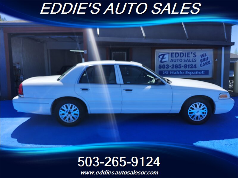 2004 Ford Crown Victoria LX  