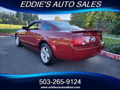 2008 Ford Mustang V6 Deluxe      ((34k miles))   - Photo 4 - Gresham, OR 97080