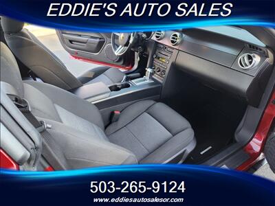 2008 Ford Mustang V6 Deluxe      ((34k miles))   - Photo 11 - Gresham, OR 97080