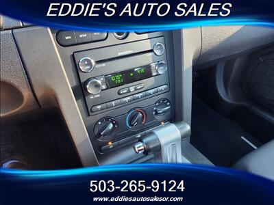 2008 Ford Mustang V6 Deluxe      ((34k miles))   - Photo 12 - Gresham, OR 97080